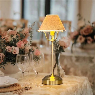 Auduma bezvadu zelta galda lampa kāzu restorānam
